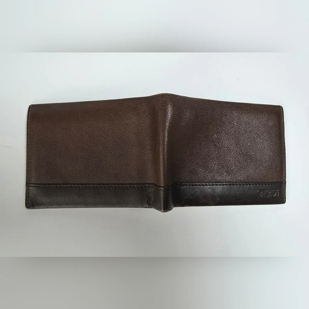 Tumi Bifold Men's Brown Leather Two Tone Wallet